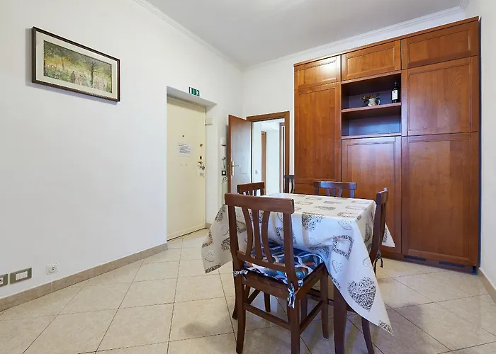 Close To The Spanish Steps, Wifi, Air Cond, 2 Bedrooms * רומא